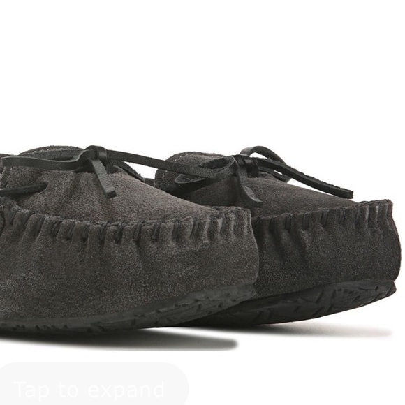 Minnetonka Moccasin Women's Britt Trapper Slipper - Picture 7 of 7